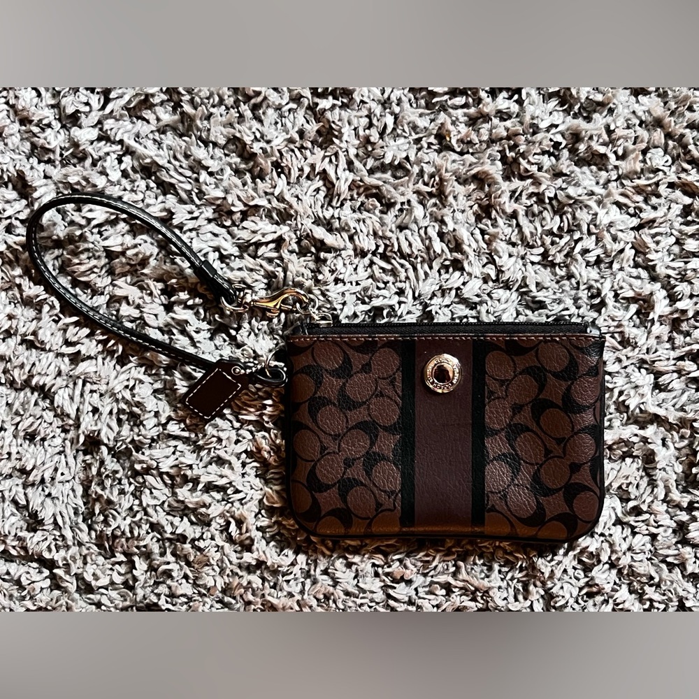 COACH Small Wristlet Brown/Black Leather